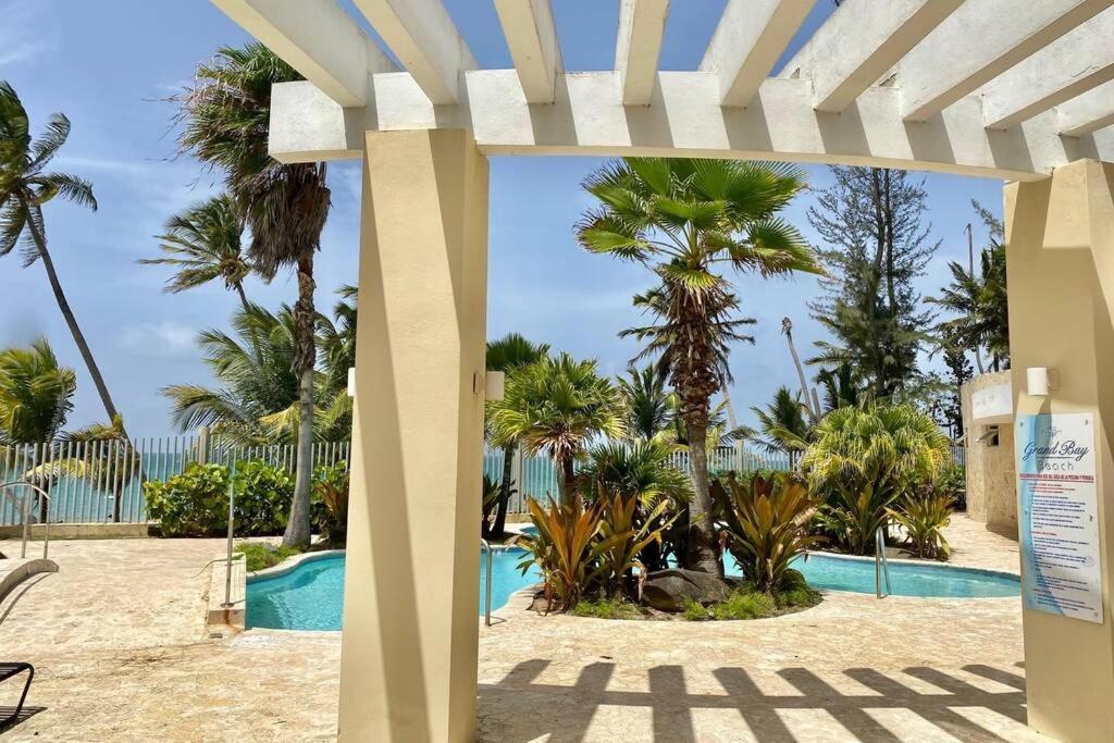 Апартаменты Grand Bay Beach Club, Рио-Гранде Экстерьер фото